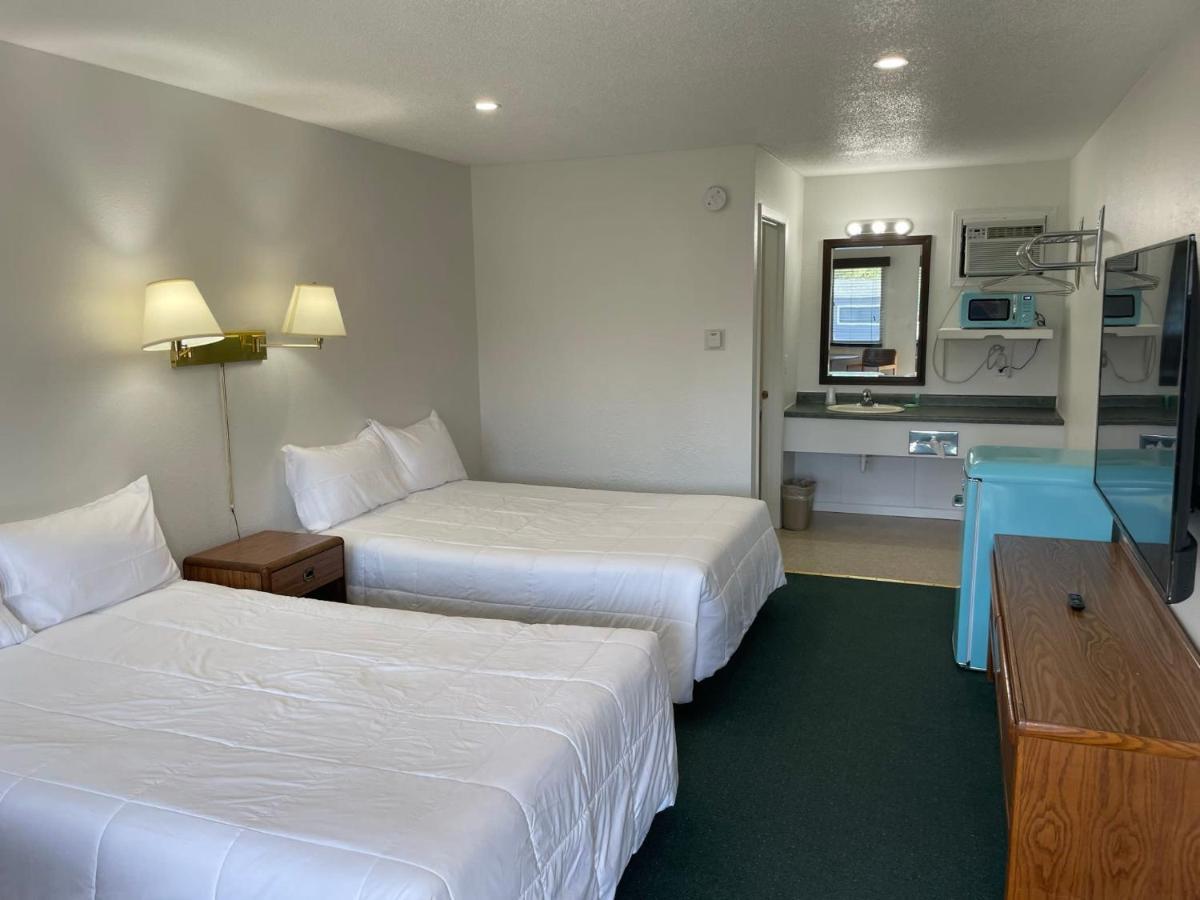 Poolside Double Rooms Lake City 外观 照片