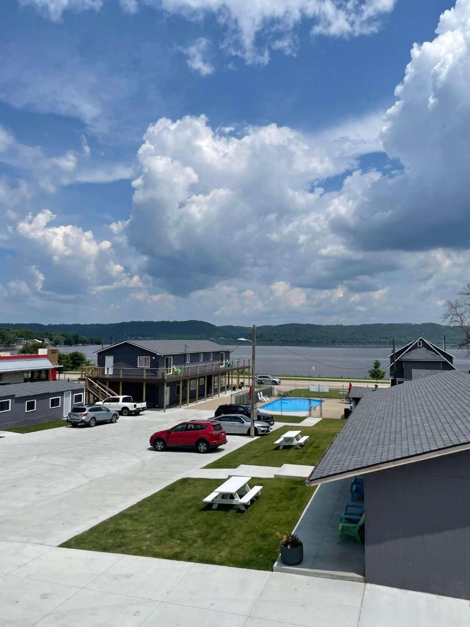 Poolside Double Rooms Lake City 外观 照片