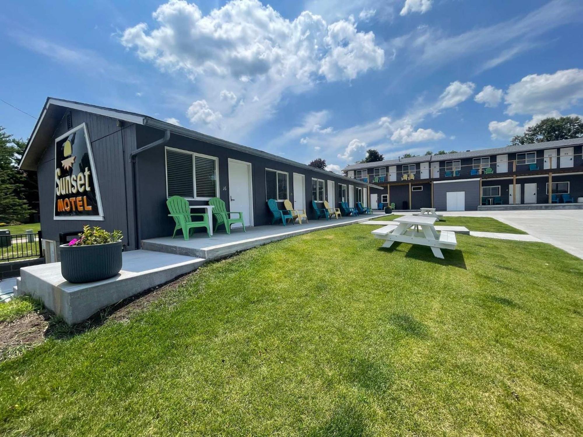 Poolside Double Rooms Lake City 外观 照片