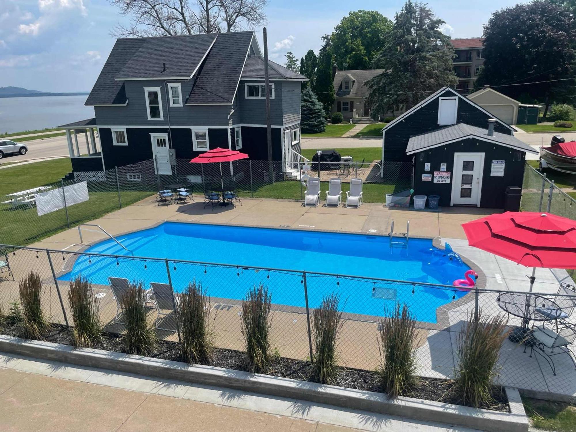 Poolside Double Rooms Lake City 外观 照片